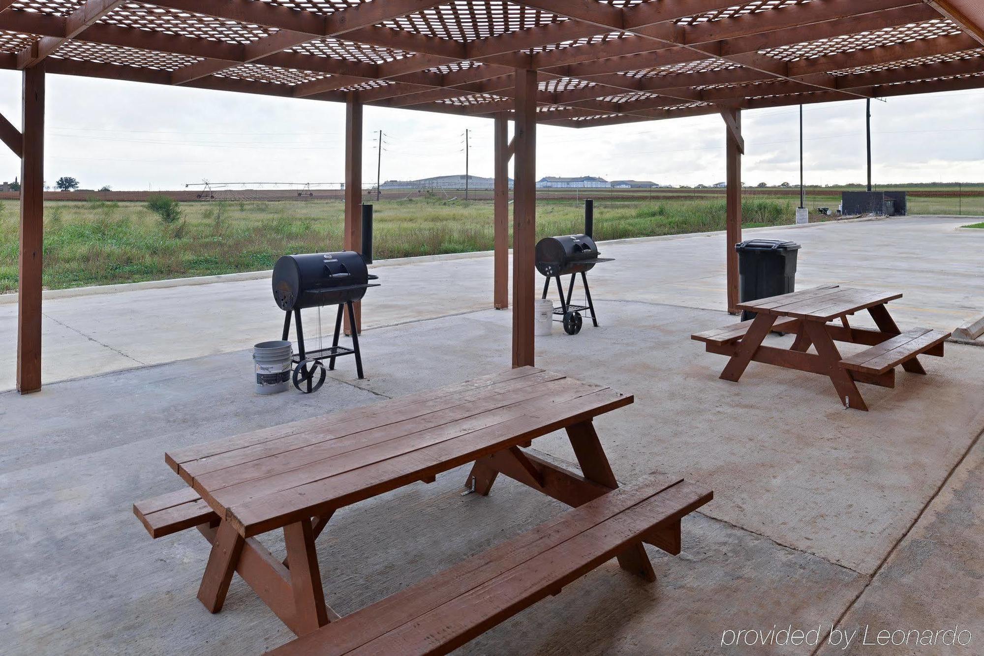 Rodeway Inn Dilley Esterno foto